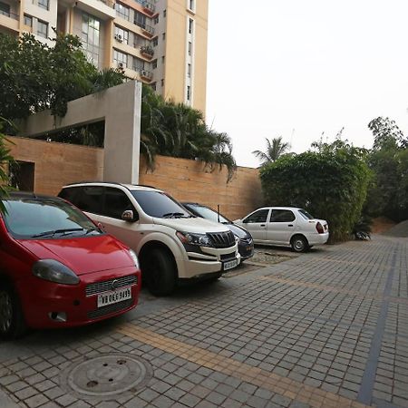 Capital O 10212 Hotel West Willows Xanadu Kolkata Eksteriør bilde