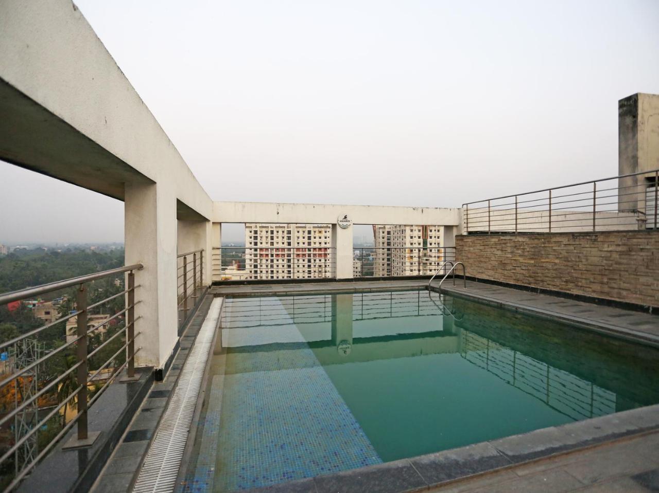 Capital O 10212 Hotel West Willows Xanadu Kolkata Eksteriør bilde