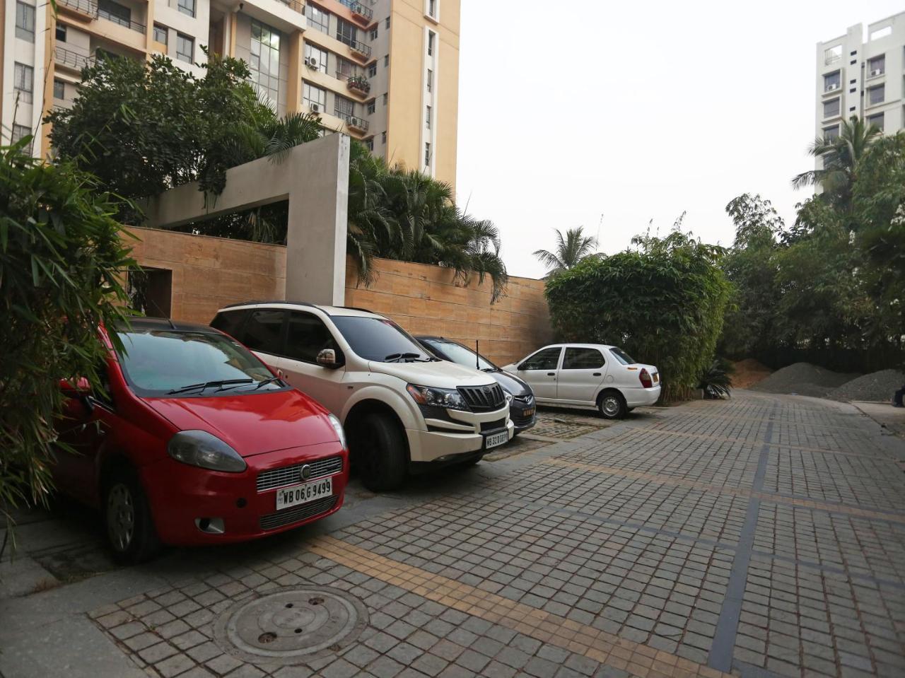 Capital O 10212 Hotel West Willows Xanadu Kolkata Eksteriør bilde