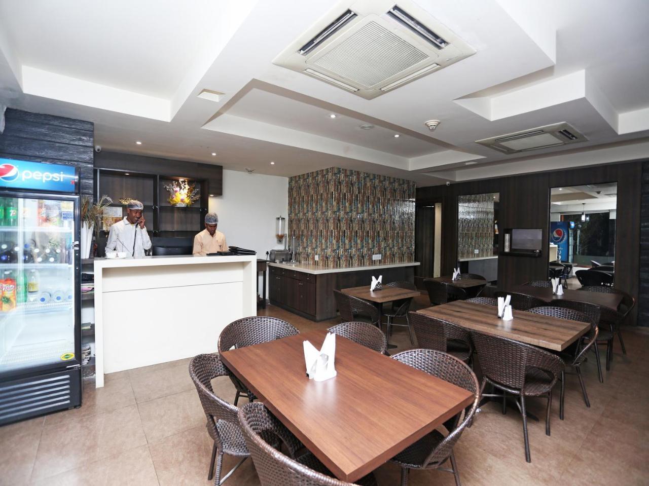 Capital O 10212 Hotel West Willows Xanadu Kolkata Eksteriør bilde