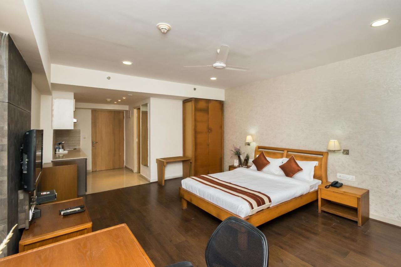 Capital O 10212 Hotel West Willows Xanadu Kolkata Eksteriør bilde