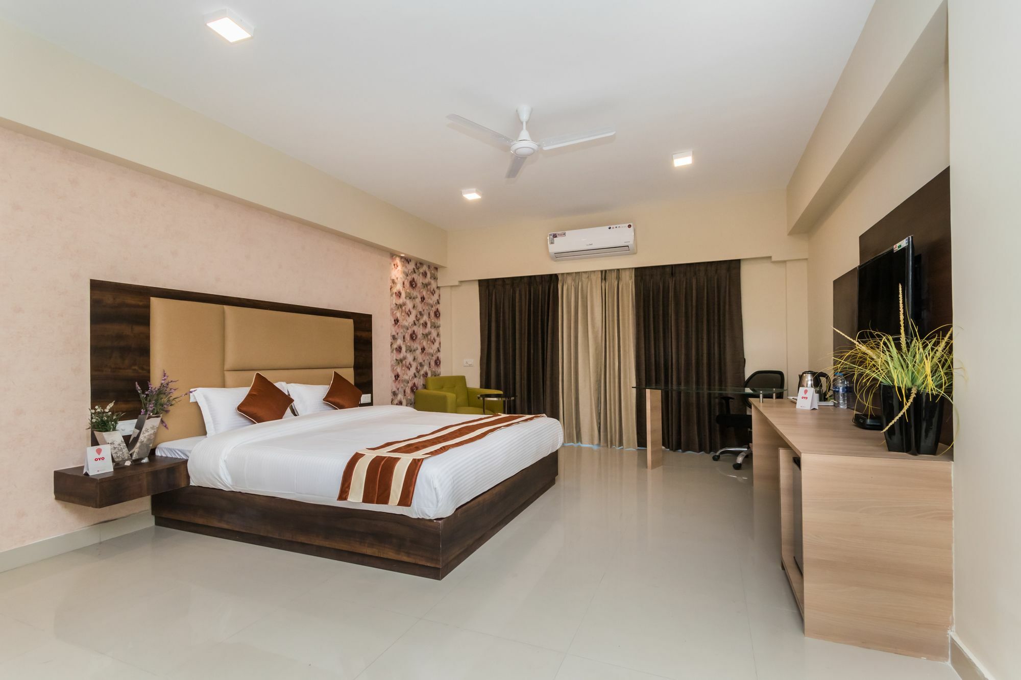 Capital O 10212 Hotel West Willows Xanadu Kolkata Eksteriør bilde