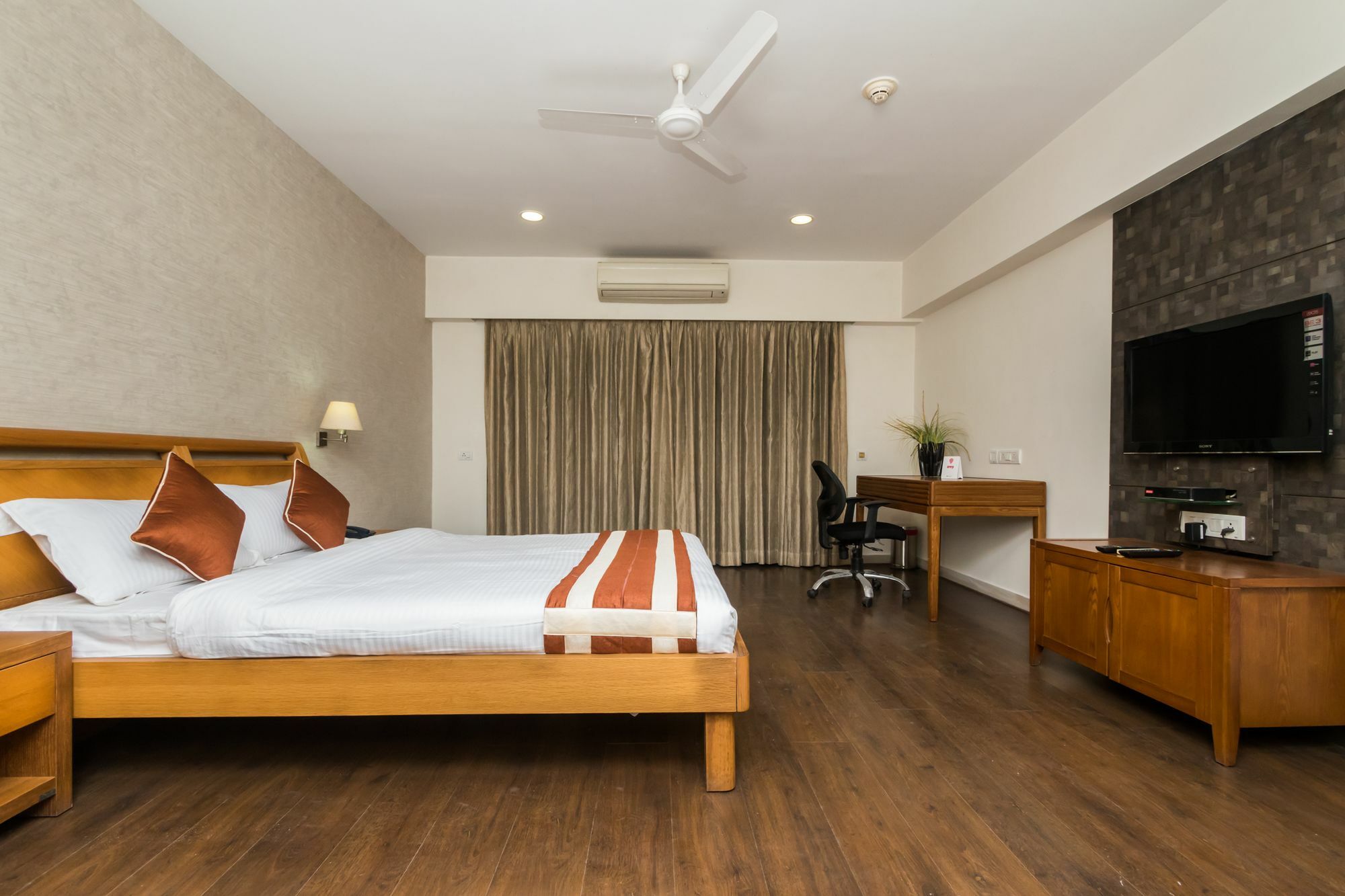 Capital O 10212 Hotel West Willows Xanadu Kolkata Eksteriør bilde