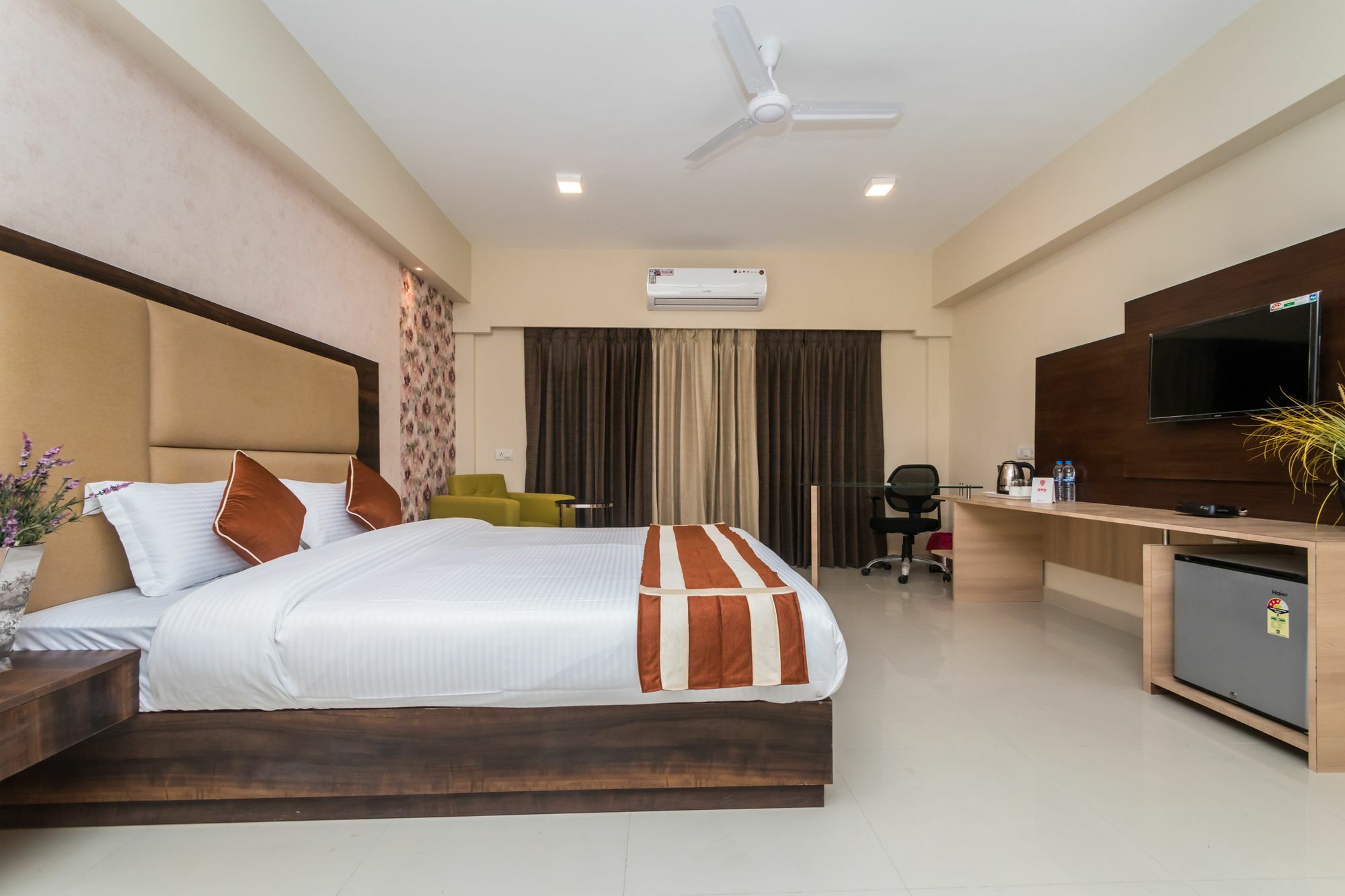 Capital O 10212 Hotel West Willows Xanadu Kolkata Eksteriør bilde